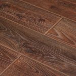 Ламинат 33 класс Tarkett Estetika дуб натур темно-коричневый 1,754 кв.м 9 мм с фаской