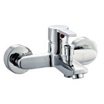 Смеситель для ванны Voda Fin хром однорычажный с коротким изливом без лейки (FN 54)