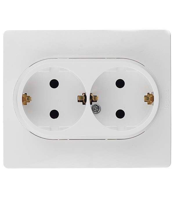 original-32222.jpg Розетка Legrand Etika встраиваемая белая (672223) — изображение 1